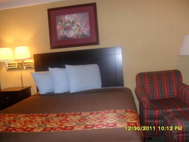 Days Inn By Wyndham Ґейнсвілл Екстер'єр фото